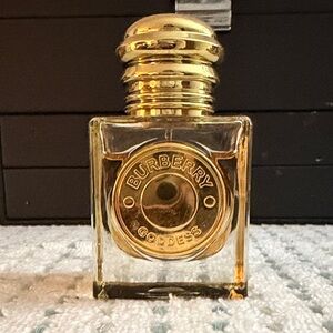 Burberry Goddess 1oz.